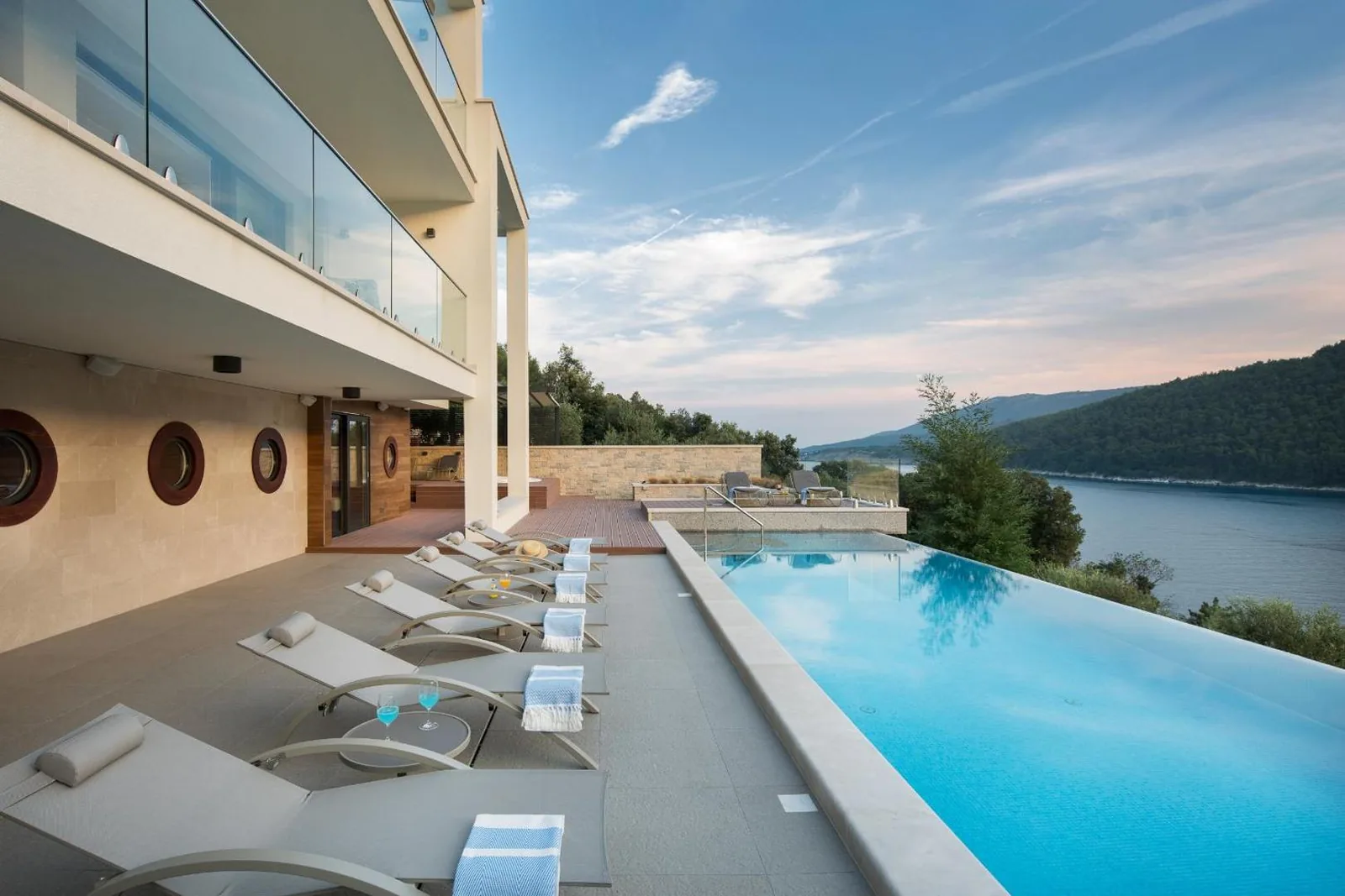 Villa Vlastelini 2 — außen